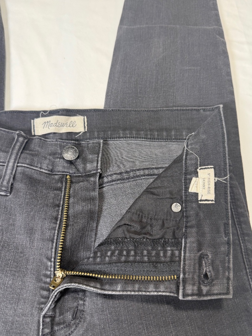 Madewell High-Rise Skinny Jeans Black Distressed Size 28T Tall - Picture 3 of 13